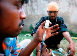 Injecting drug users usually a shared experience