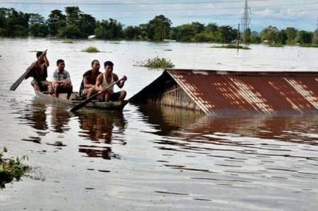 Floods displace some 4 lakh in Assam